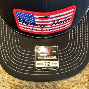 RICHARDSON NAVY WHITE EMBROIDERED Lure FlagTRUCKER HAT Honey Hole Outdoors